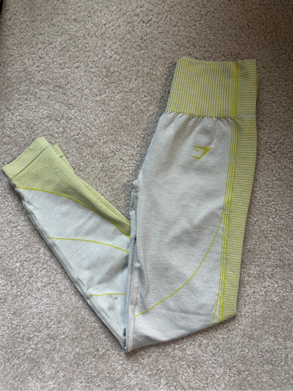 Gymshark Kids Seamless Leggings in Light Gray with Yellow Accents